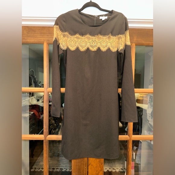 EUC Everly Size Medium Womens Black Dress‎ with Gold Lace Detail - Picture 5 of 11